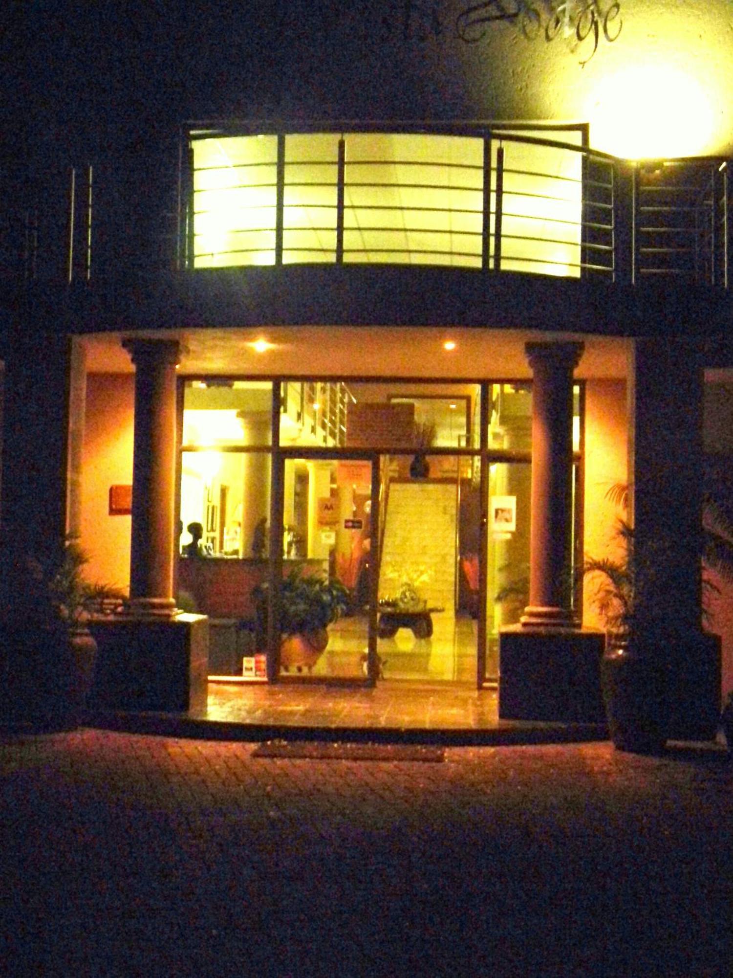 Rio Vista Lodge มาเลเลน ภายนอก รูปภาพ